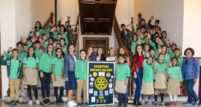 Karşıyaka Rotary öğrencileri Ata ile buluşturdu