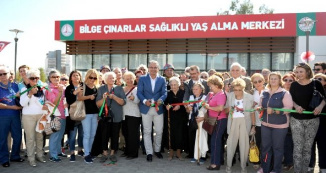 Karşıyaka Sağlıklı Yaş Alma Merkezi açıldı