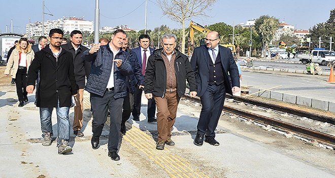 Karşıyaka Tramvayı Nisan'da yolcu taşımaya başlayacak...