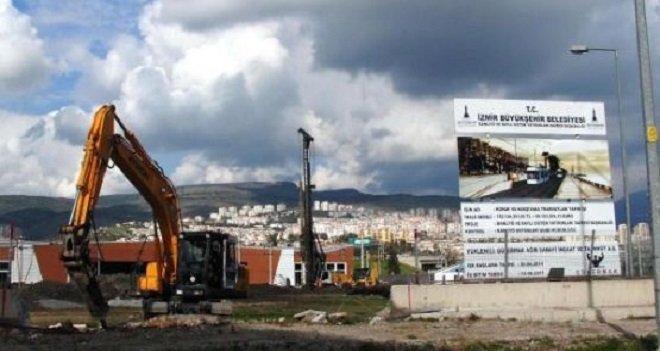 Karşıyaka tramvayının alt yapı çalışmaları başladı