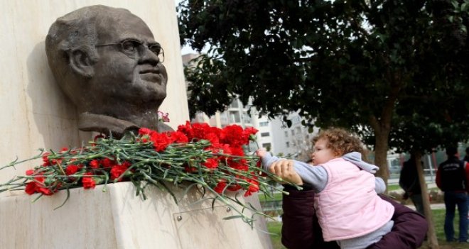 Karşıyaka, Uğur Mumcu’yu anıyor