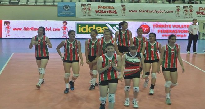 KARŞIYAKA VOLEYBOL GENÇ KIZLAR ÇEYREK FİNALDE ELENDİ
