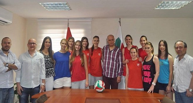 KARŞIYAKA VOLEYBOL TAKIMINDA İÇ TRANSFER TAMAM...