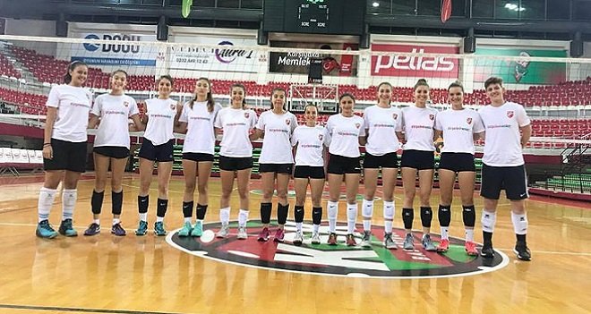 Karşıyaka voleybolda 12 isimle güçlendi...