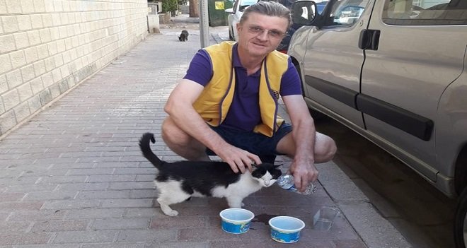 Karşıyaka Yalı Lions Kulübü'nden sokak hayvanlarına cansuyu...