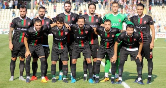 Karşıyaka, Yeşil Bursa önünde