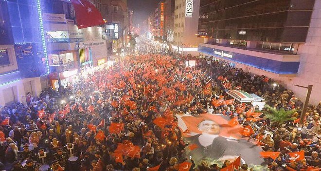 Karşıyaka'da 29 Ekim coşkusu...