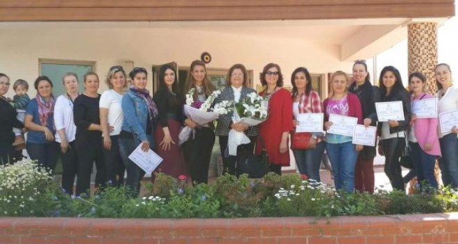Karşıyaka'da Aile Eğitim Programı ilgi görüyor