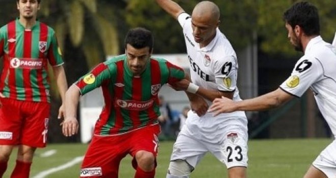 Karşıyaka'da antrenmanda yere yığılan Ahmet Arı hastaneye kaldırıldı