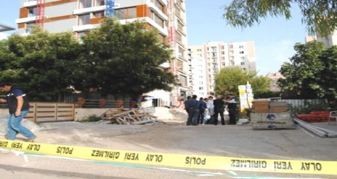 Karşıyaka'da asansör faciası...