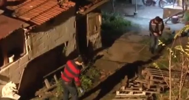 Karşıyaka'da baltalı saldırı