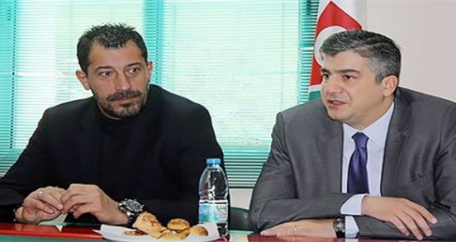 Karşıyaka'da ''birleşme'' istifası
