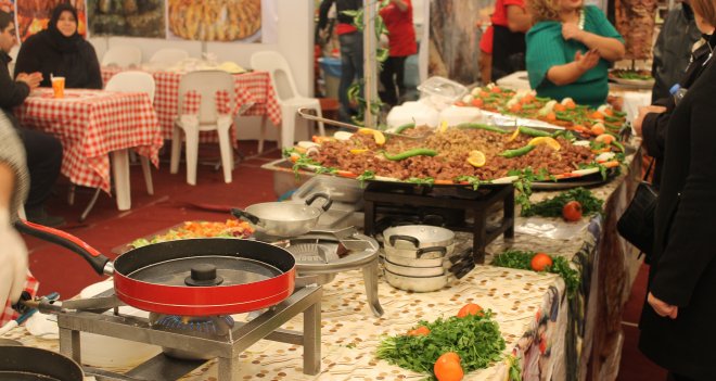 Karşıyaka’da çifte festival coşkusu yaşanıyor