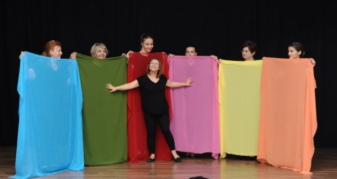 Karşıyaka'da drama gösterisi büyüledi