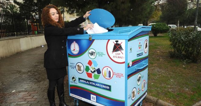 Karşıyaka'da geri dönüşüm kutularının sayısı artıyor