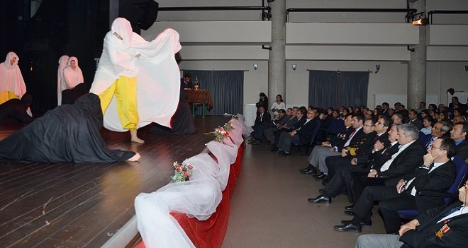 Karşıyaka’da İstiklal Marşı'nın kabulünün 94. yıl dönümü kutlandı, Vatan şairi Mehmet Akif Ersoy anıldı