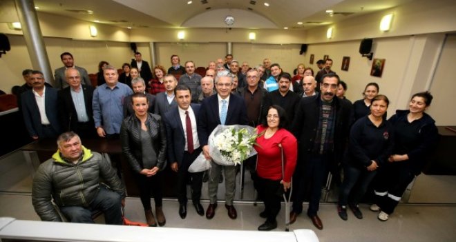 Karşıyaka’da kadrolu işçilere sözleşme sevinci