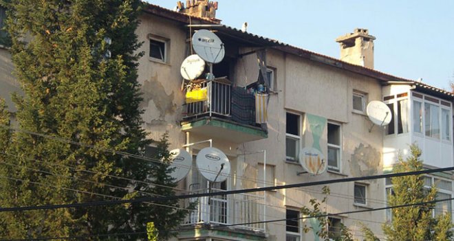 Karşıyaka'da korkutan yangın