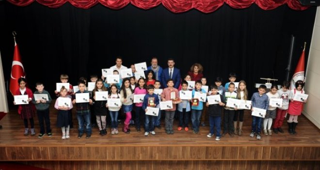 Karşıyaka'da miniklere satranç turnuvası düzenlendi