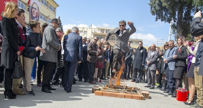 Karşıyaka'da Nevruz coşkusu...