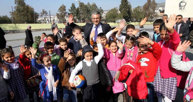 Karşıyaka'da öğrenciler eğitim yılına mutlu başlayacak