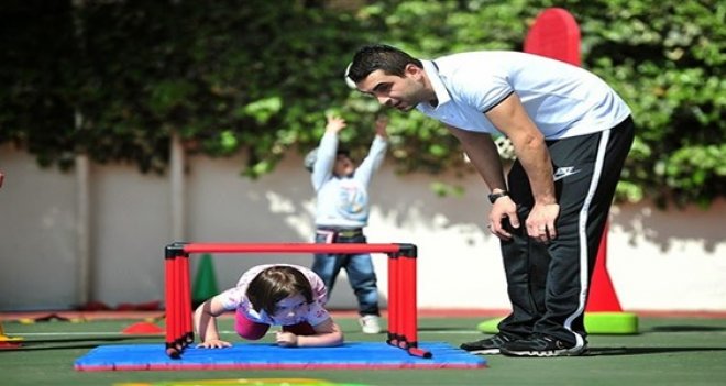 Karşıyaka’da otizmli çocuklara spor eğitimi