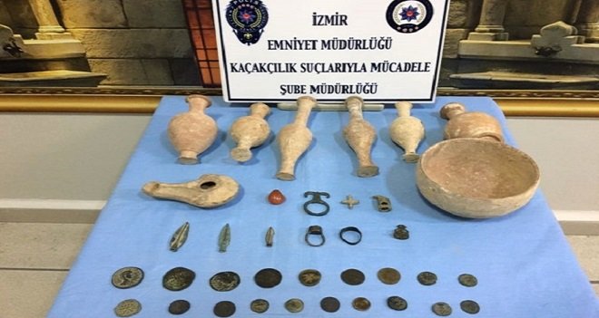 Karşıyaka'da tarihi eser kaçakçısı yakalandı