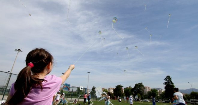 Karşıyaka'da uçurtmalar ‘temiz çevre’ için havalandı