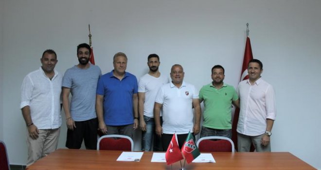 Karşıyaka'da Ufuk İskender'in yardımcıları belli oldu