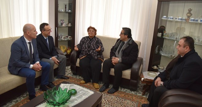 Karşıyaka’da yaşayan yalnız, yaşlı ve engelliler artık yalnız değil…