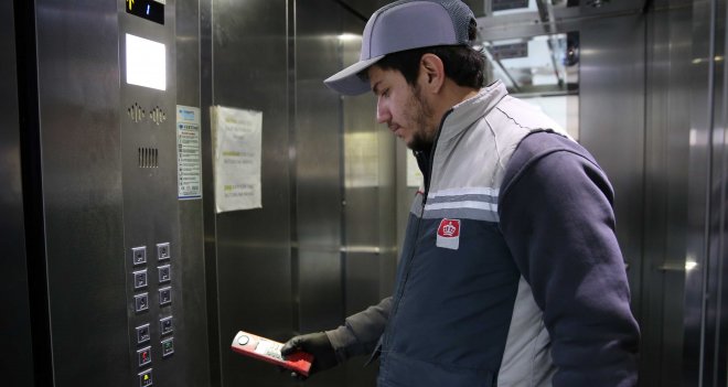 Karşıyaka'da yeşil ve sarı etiketli asansör oranı yüzde 92’ye ulaştı