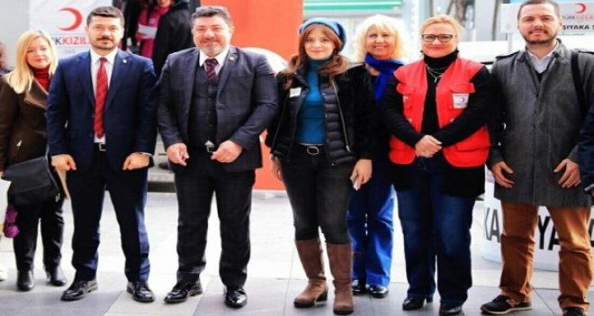 Karşıyaka'daki kan bağışına yoğun ilgi