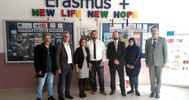 Karşıyaka'daki üç okulun Yeni Hayat Yeni Umut projesine ilgi