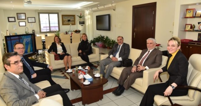 Karşıyaka'dan İzmir İl Sağlık Müdürü Uz.Dr.Bediha Salnur'a tebrik ziyareti