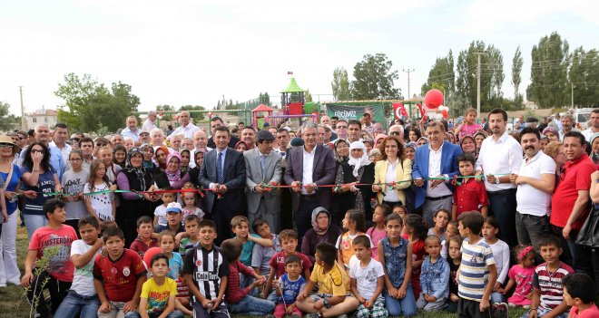 Karşıyaka'dan ''Kardeş'' Akçaşehir'e park hediyesi  