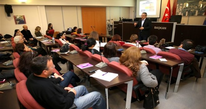 Karşıyakalı anne ve babalar okullu oldu