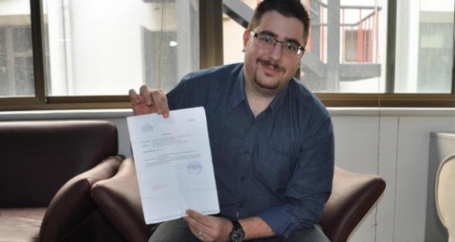 Karşıyakalı Buharalıoğlu, azmedip kredi kartı aidatını geri aldı