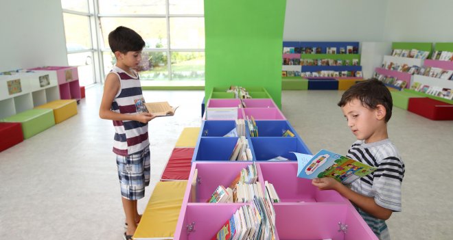 Karşıyakalı çocuklar, yaz tatilini kitaplarla geçirdi