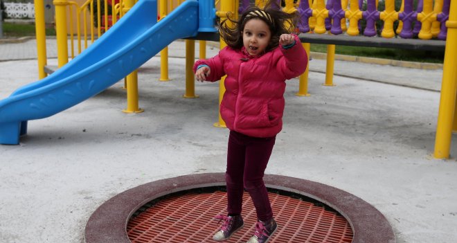 Karşıyakalı çocuklar yeni oyuncakları çok sevdi