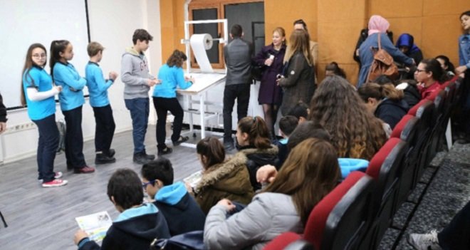 Karşıyakalı çocuklardan Ata'ya dünyanın en uzun mektubu yazılıyor...