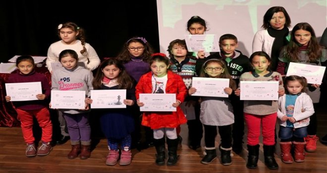 Karşıyakalı çocukların sertifika sevinci