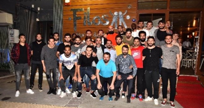 Karşıyakalı futbolcular derbi öncesi stres attı
