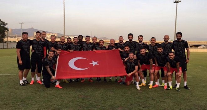 Karşıyakalı futbolculardan teröre tepki...