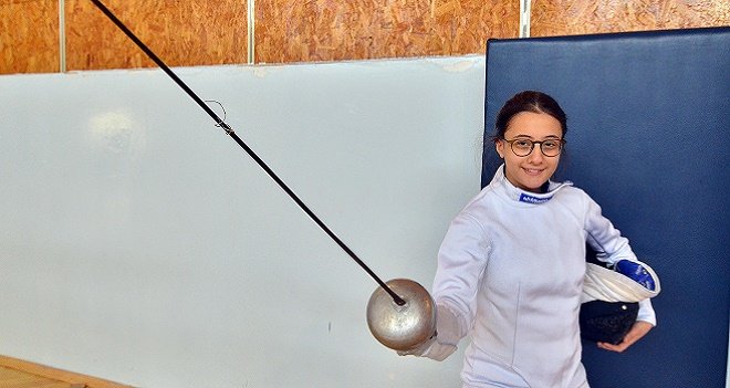 Karşıyakalı İpek eskrimde birinci...