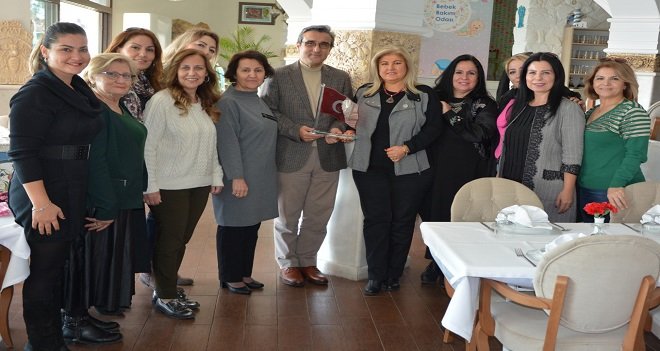 Karşıyakalı İş Kadınları Derneği ''Gönüllerin Kaymakamı''nı Kuşadası’nda ziyaret etti