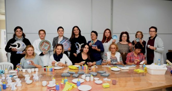 Karşıyakalı kadınların eserleri görücüye çıkacak