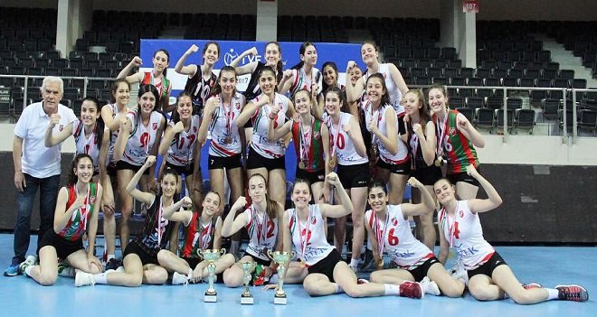 Karşıyakalı kızlar fırtına gibi başladı...