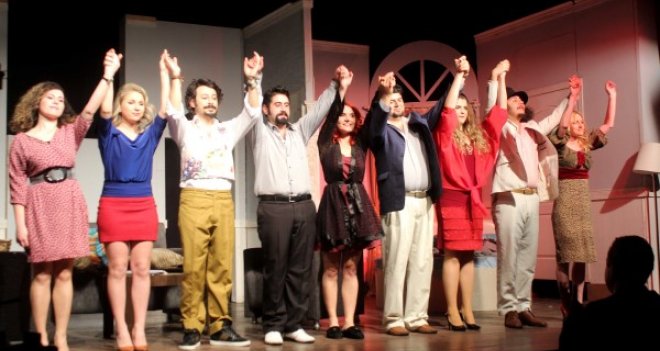 Karşıyakalı tiyatrocular Bozcaada’yı büyüledi