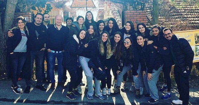 Karşıyakalı voleybolculara maç öncesi morali...