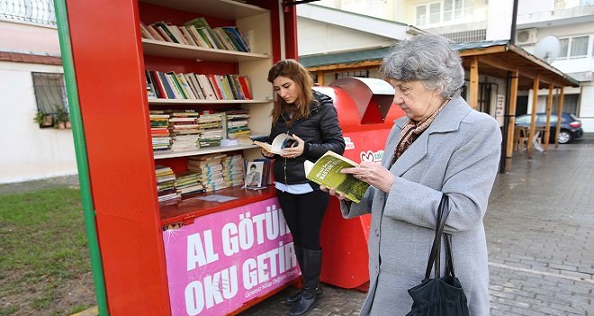 Karşıyakalılar Kitap Değişimini Çok Sevdi